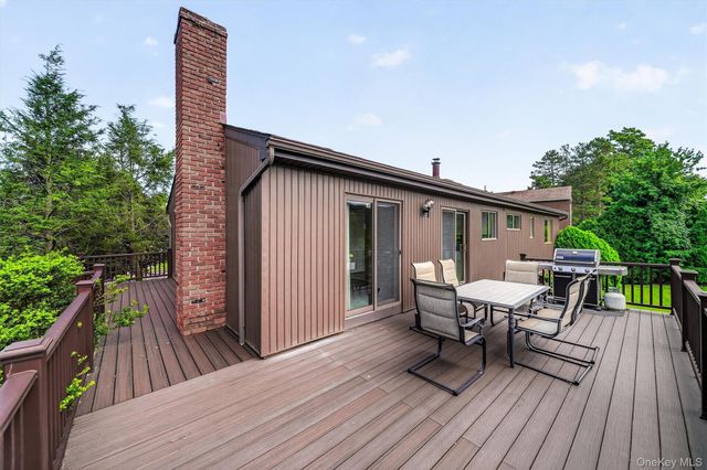 99 Skyview Lane, New Rochelle, NY 10804