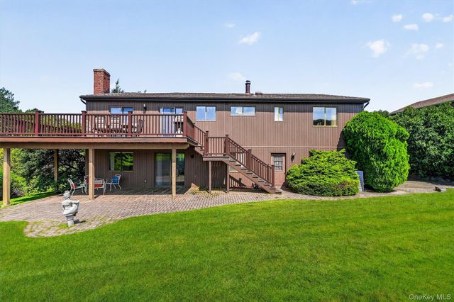 99 Skyview Lane, New Rochelle, NY 10804