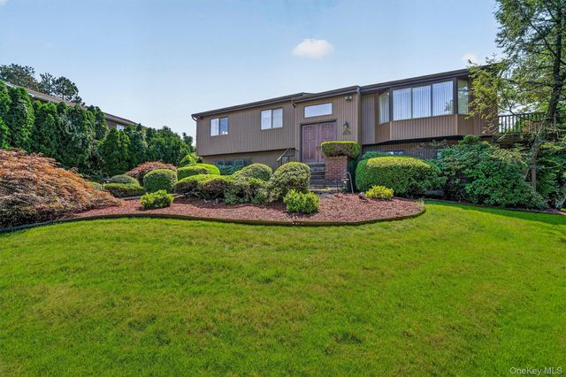 99 Skyview Lane, New Rochelle, NY 10804