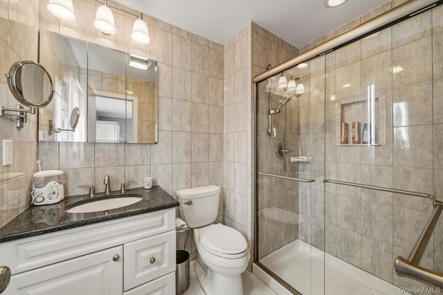 99 Skyview Lane, New Rochelle, NY 10804