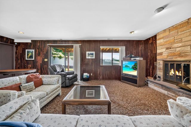 99 Skyview Lane, New Rochelle, NY 10804