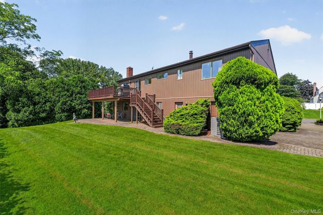 99 Skyview Lane, New Rochelle, NY 10804