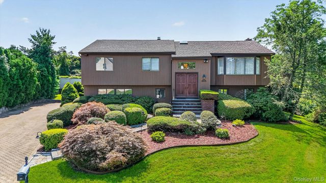 99 Skyview Lane, New Rochelle, NY 10804