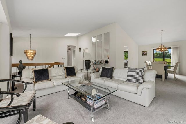 99 Skyview Lane, New Rochelle, NY 10804