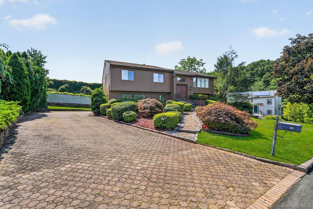 99 Skyview Lane, New Rochelle, NY 10804 — photo 2