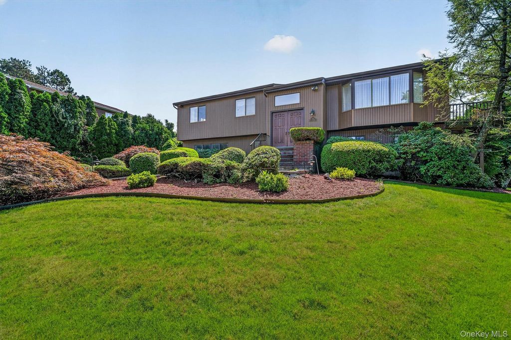 99 Skyview Lane, New Rochelle, NY 10804 — photo 3