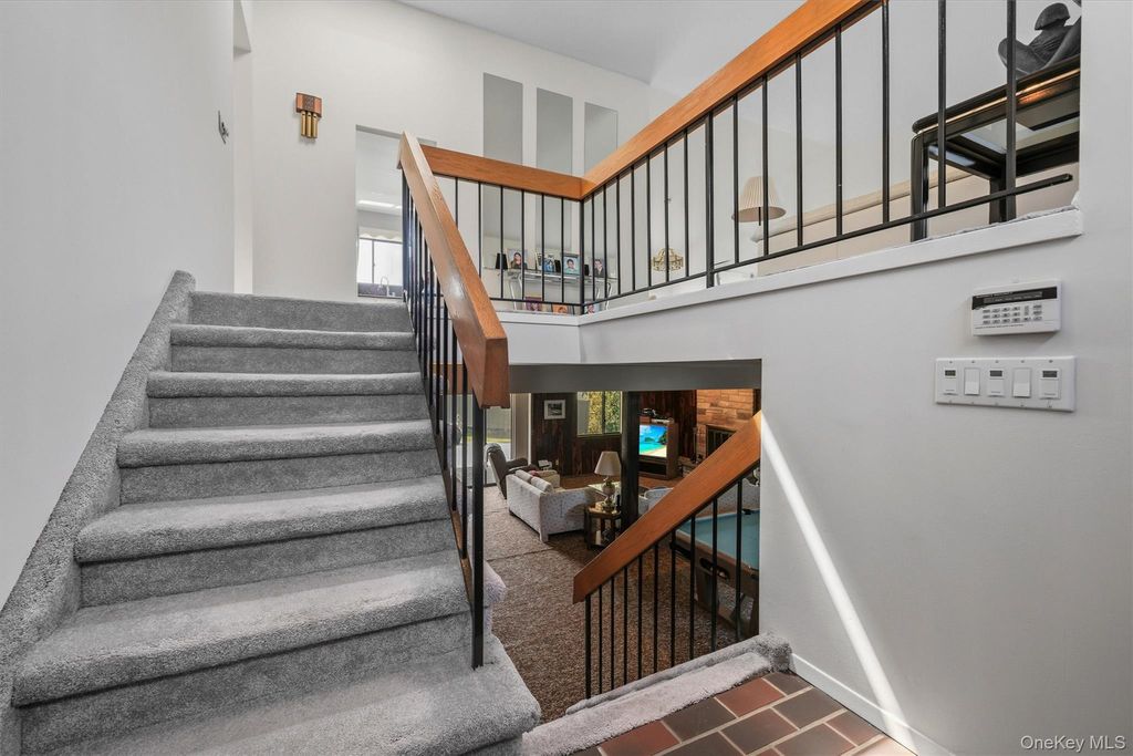 99 Skyview Lane, New Rochelle, NY 10804 — photo 4