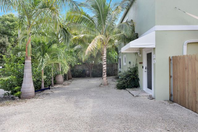 80 Le Grand Drive, Key Largo, FL 33037