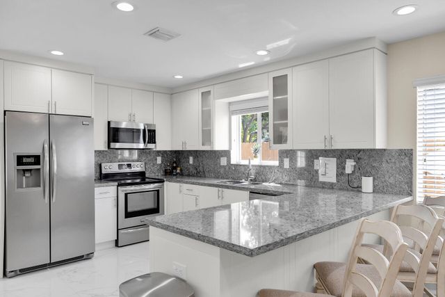 80 Le Grand Drive, Key Largo, FL 33037