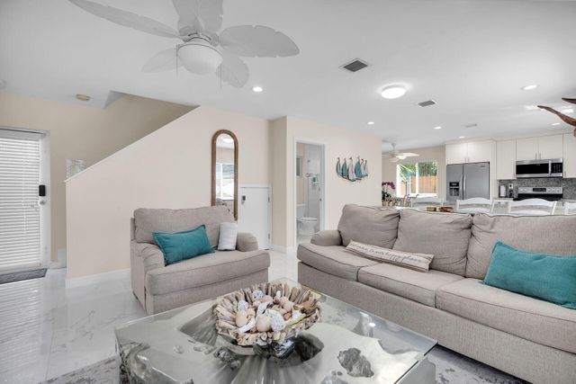 80 Le Grand Drive, Key Largo, FL 33037