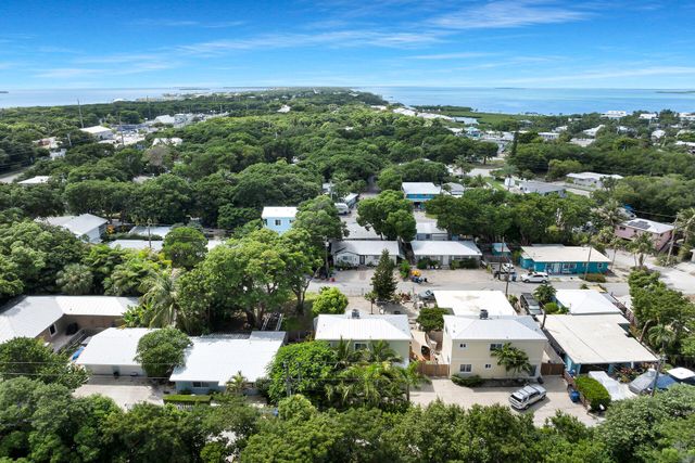 80 Le Grand Drive, Key Largo, FL 33037