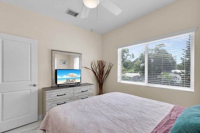 80 Le Grand Drive, Key Largo, FL 33037