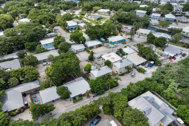 80 Le Grand Drive, Key Largo, FL 33037