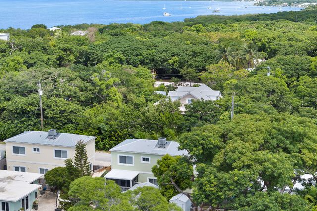 80 Le Grand Drive, Key Largo, FL 33037