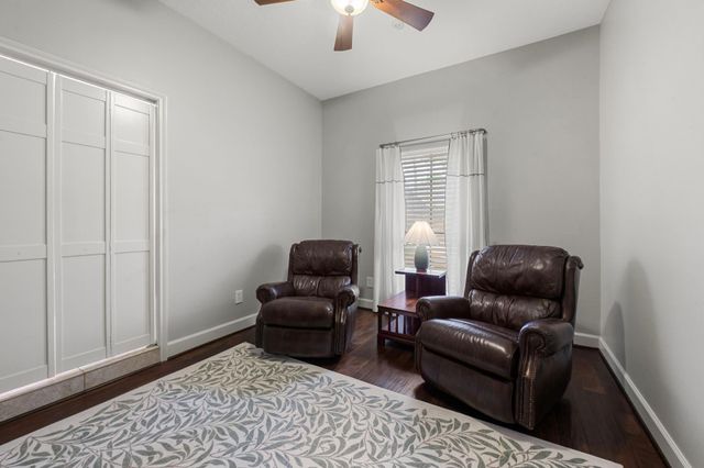 911 Sugardale Court, Sugar Land, TX 77498
