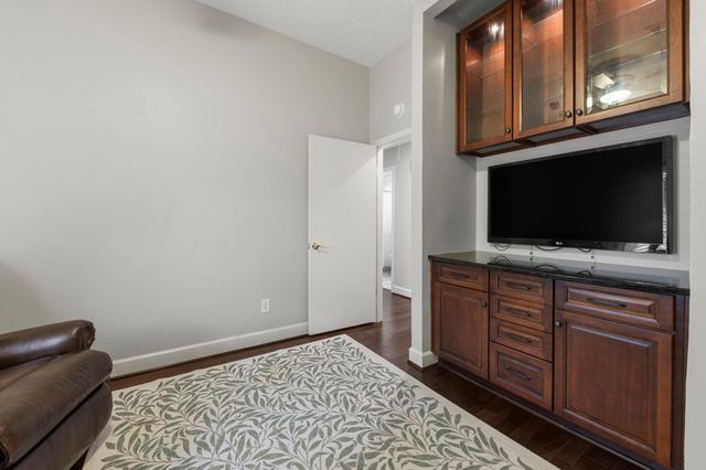 911 Sugardale Court, Sugar Land, TX 77498