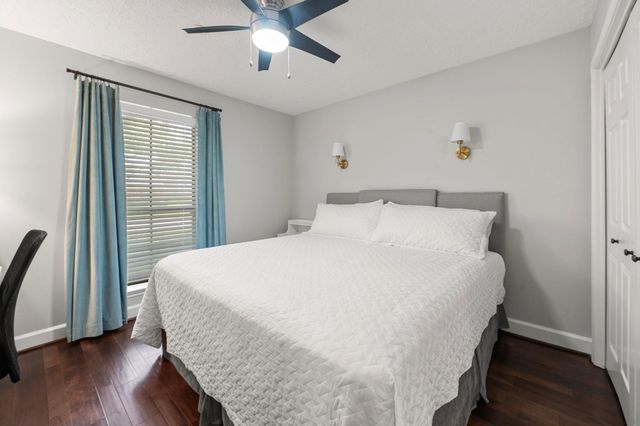 911 Sugardale Court, Sugar Land, TX 77498
