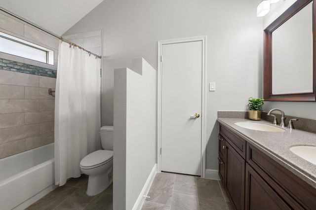 911 Sugardale Court, Sugar Land, TX 77498