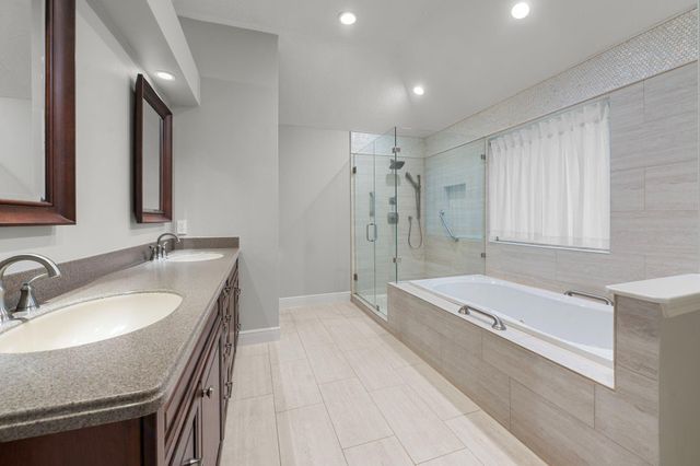 911 Sugardale Court, Sugar Land, TX 77498