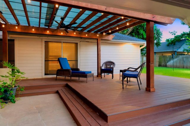 911 Sugardale Court, Sugar Land, TX 77498