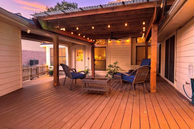 911 Sugardale Court, Sugar Land, TX 77498