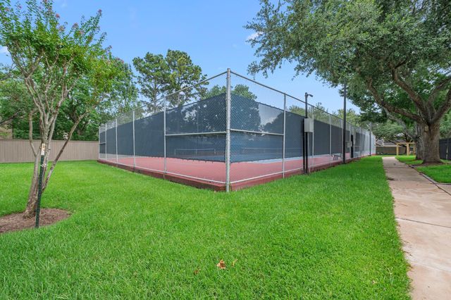 911 Sugardale Court, Sugar Land, TX 77498