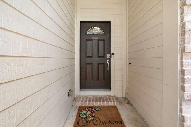 911 Sugardale Court, Sugar Land, TX 77498