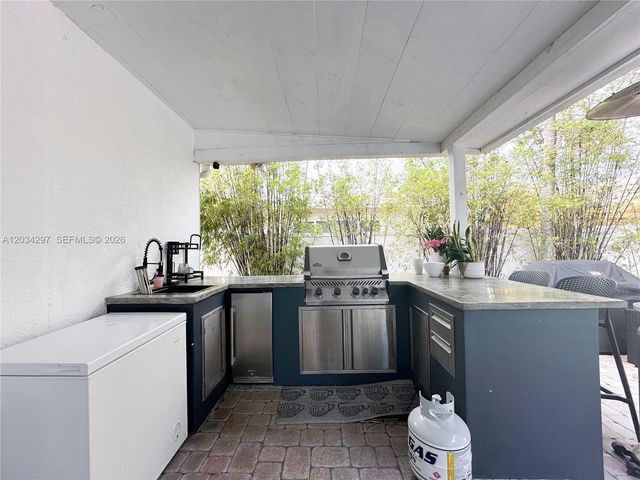 20931 NE 24th Ave, Miami, FL 33180
