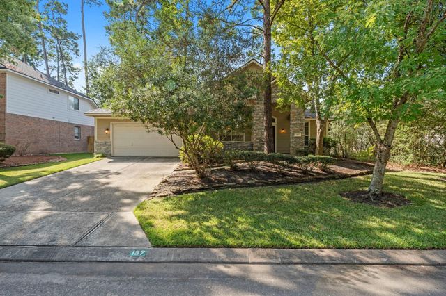 167 N Whistlers Bend Circle, Conroe, TX 77384