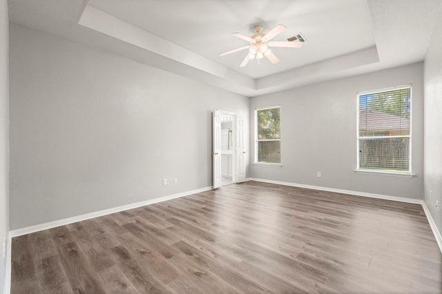 167 N Whistlers Bend Circle, Conroe, TX 77384