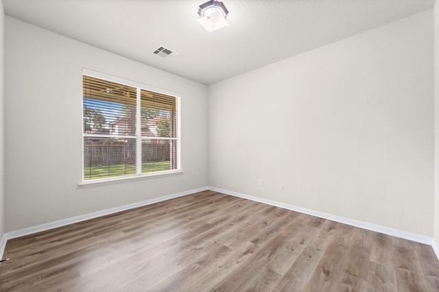 167 N Whistlers Bend Circle, Conroe, TX 77384