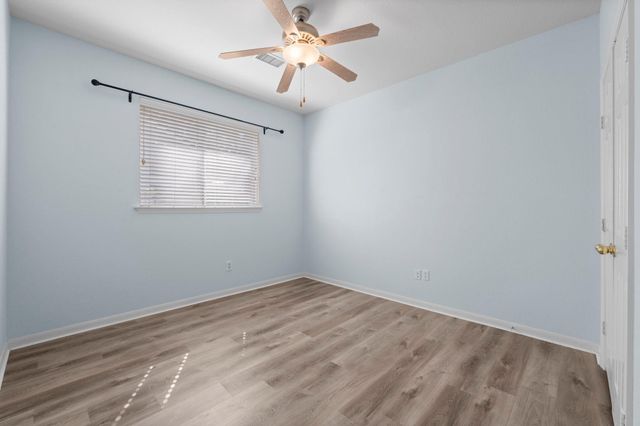 167 N Whistlers Bend Circle, Conroe, TX 77384