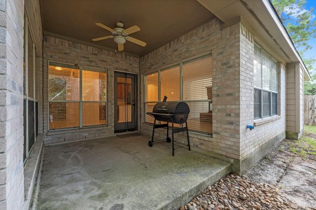 167 N Whistlers Bend Circle, Conroe, TX 77384