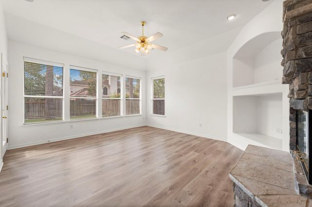 167 N Whistlers Bend Circle, Conroe, TX 77384