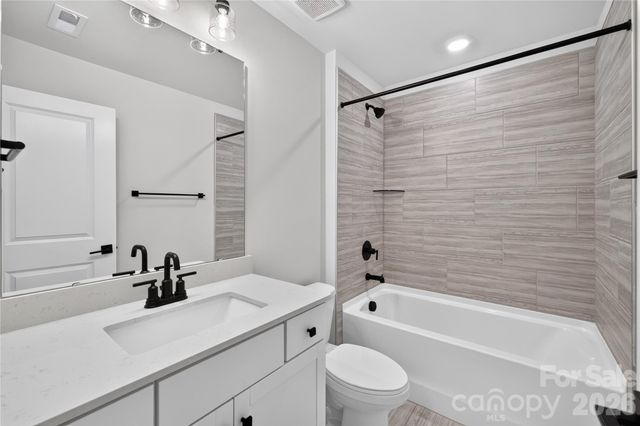 7027 Sylvan Retreat Drive, Denver, NC 28037