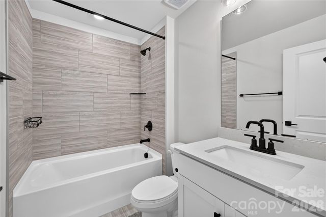 7027 Sylvan Retreat Drive, Denver, NC 28037