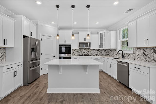7027 Sylvan Retreat Drive, Denver, NC 28037