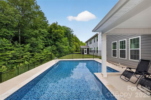 7027 Sylvan Retreat Drive, Denver, NC 28037