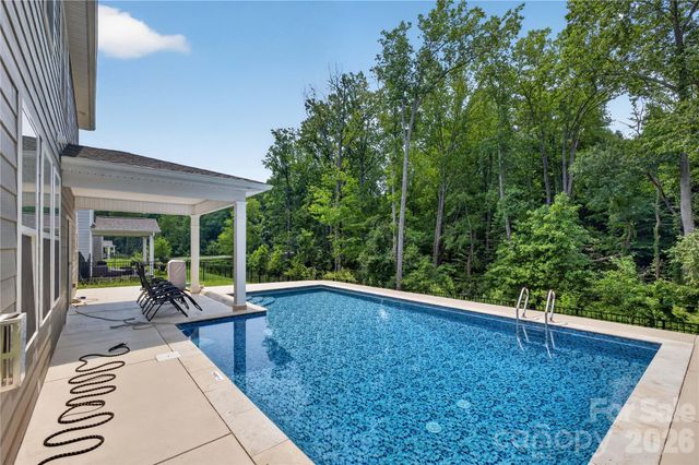 7027 Sylvan Retreat Drive, Denver, NC 28037