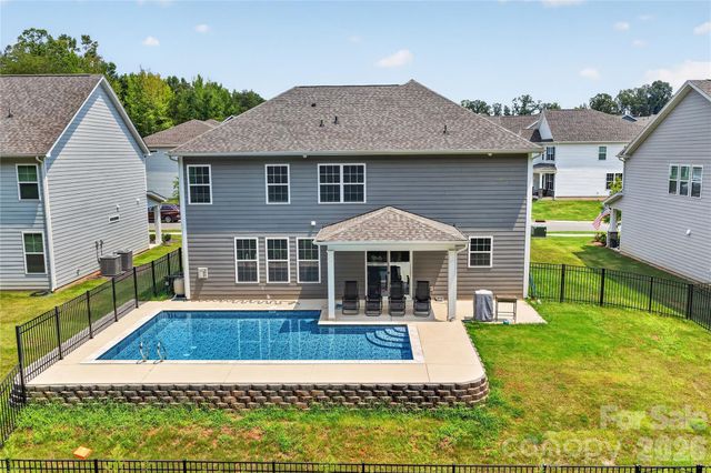 7027 Sylvan Retreat Drive, Denver, NC 28037