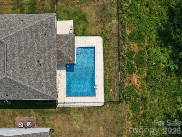 7027 Sylvan Retreat Drive, Denver, NC 28037