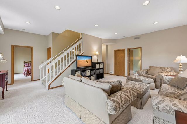 6843 Stonewood Court, Eden Prairie, MN 55346