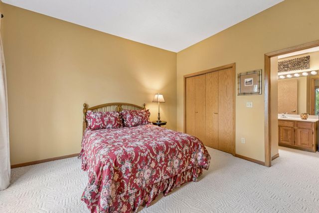 6843 Stonewood Court, Eden Prairie, MN 55346