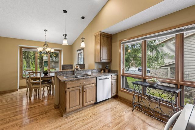 6843 Stonewood Court, Eden Prairie, MN 55346