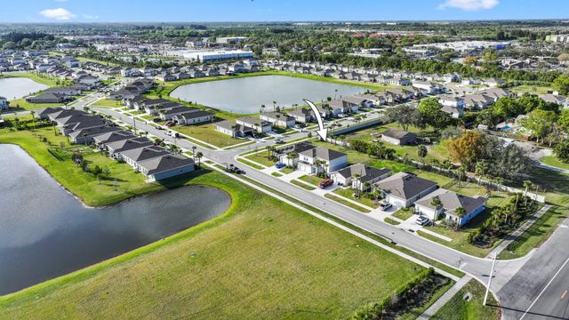 514 Raspberry Road, Fort Pierce, FL 34981