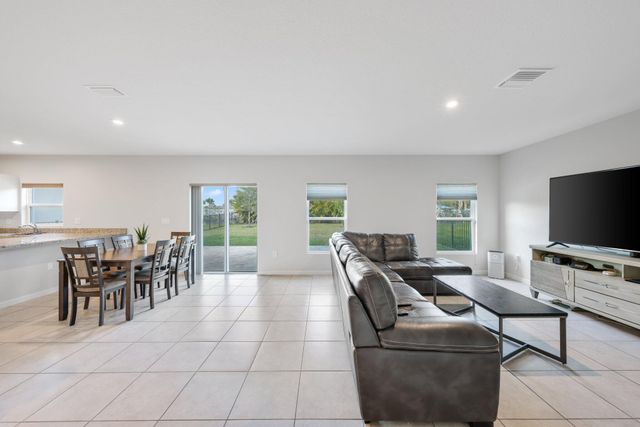 514 Raspberry Road, Fort Pierce, FL 34981