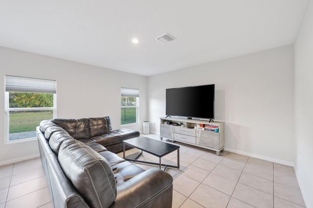 514 Raspberry Road, Fort Pierce, FL 34981