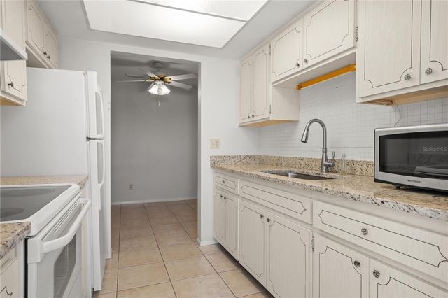 1221 DREW STREET E12, Clearwater, FL 33755