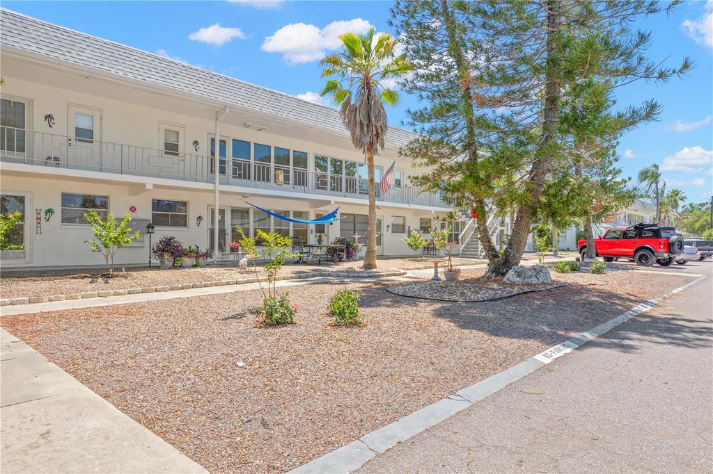 1221 DREW STREET E12, Clearwater, FL 33755