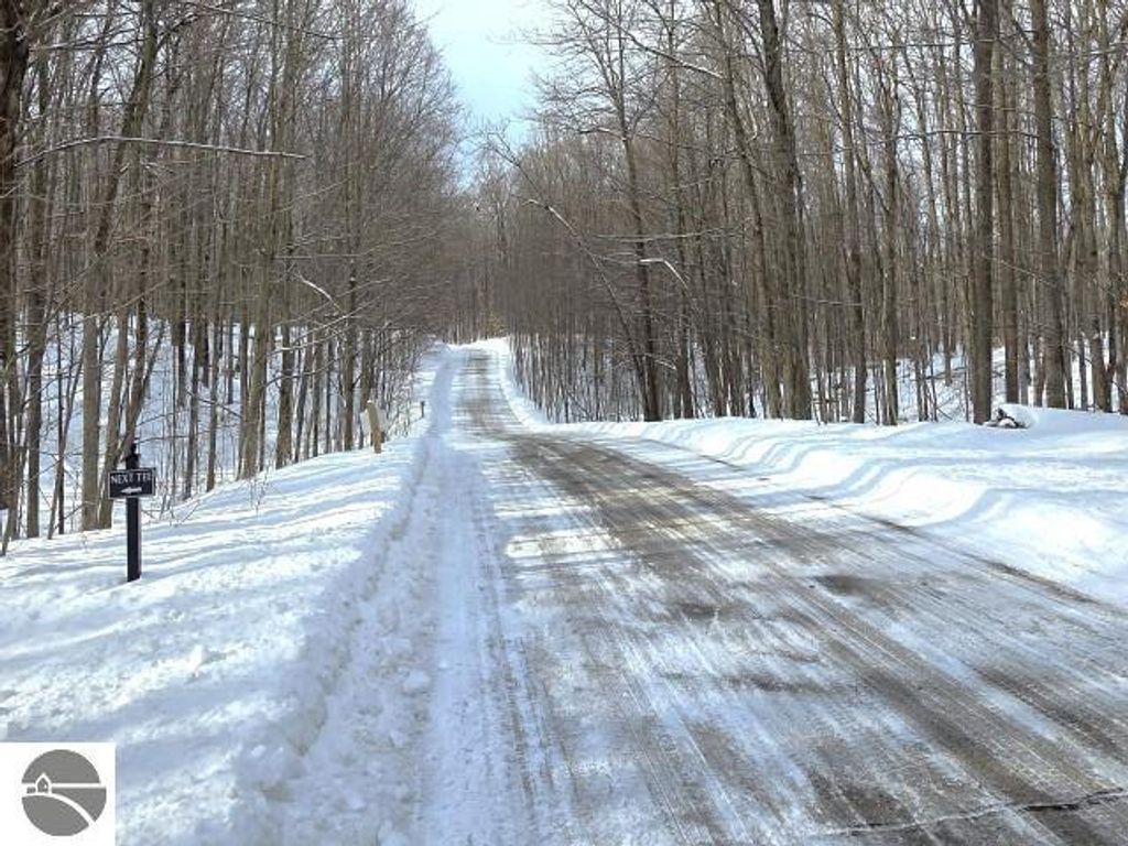 Image 6 of property listing at 119 Legend Trail, Bellaire, MI 49615